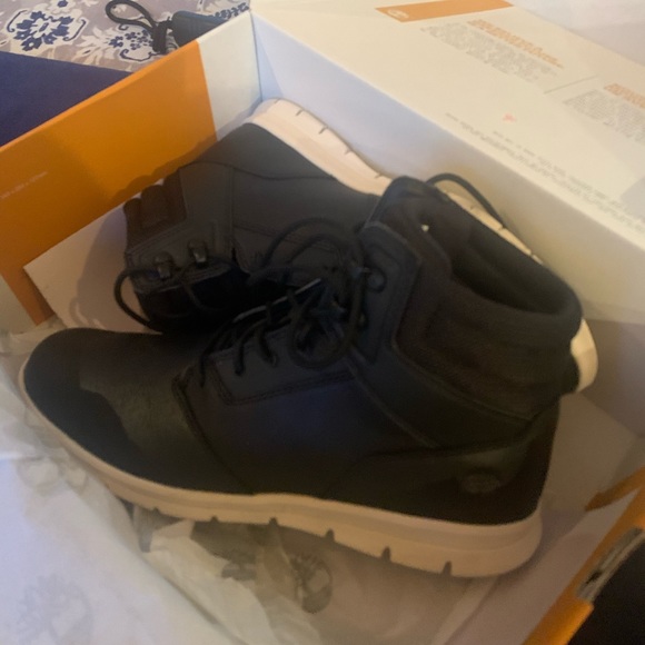 Brand New Timberland Boot Black size9. Beautiful & comfortable for any adventure - Picture 6 of 7